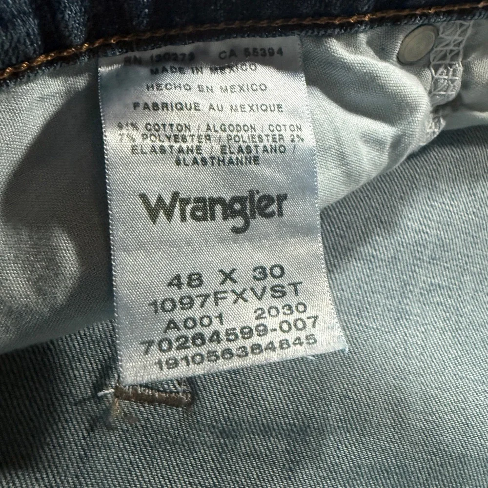Wrangler Premium‎ Quality Mens Blue Straight Leg Jeans 48x30 Medium Wash